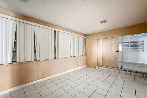 House in Lauderdale Lakes, Florida 2 bedrooms, 126.81 sq.m. № 1851682 - photo 12