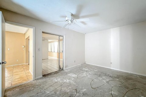 House in Lauderdale Lakes, Florida 2 bedrooms, 126.81 sq.m. № 1851682 - photo 28