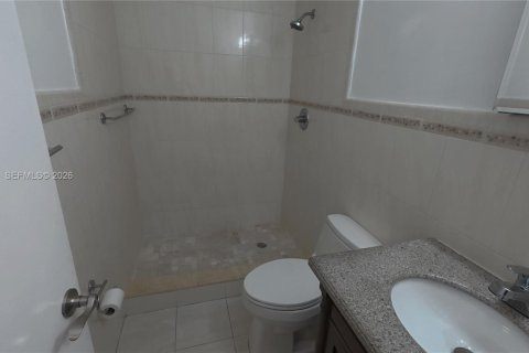 Снять в аренду кондоминиум в Майами, Флорида 2 спальни, 75.25м2, № 2079365 - фото 7