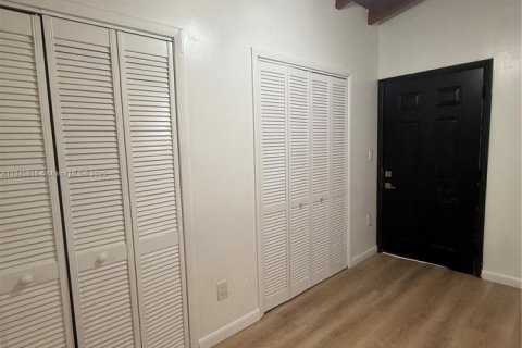 Снять в аренду виллу или дом в Майами, Флорида 3 спальни, 189.24м2, № 1949037 - фото 28