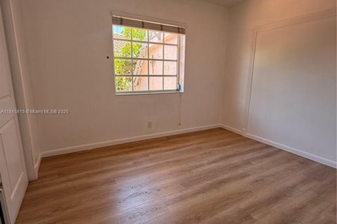 Снять в аренду виллу или дом в Майами, Флорида 3 спальни, 189.24м2, № 1949037 - фото 18