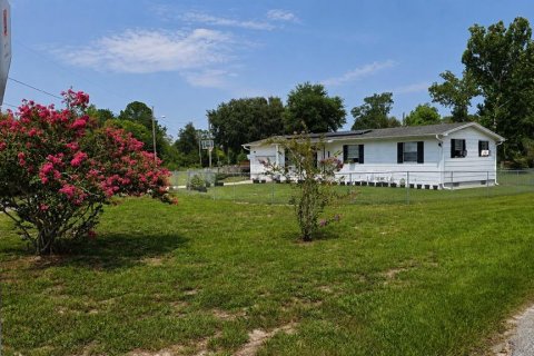 House in DeLand, Florida 3 bedrooms, 115.94 sq.m. № 2283563