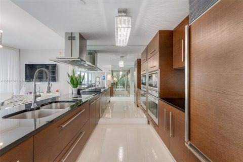 Купить кондоминиум в Майами, Флорида 2 спальни, 151.71м2, № 1780090 - фото 8
