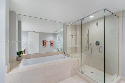 Купить кондоминиум в Майами, Флорида 2 спальни, 151.71м2, № 1780090 - фото 13