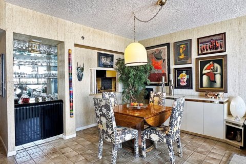 Copropriété à vendre à Miami, Floride: 1 chambre, 114.18 m2 № 1697112 - photo 9