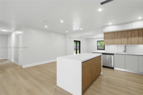 Villa ou maison à vendre à Palmetto Bay, Floride: 4 chambres, 152.73 m2 № 2146105 - photo 11