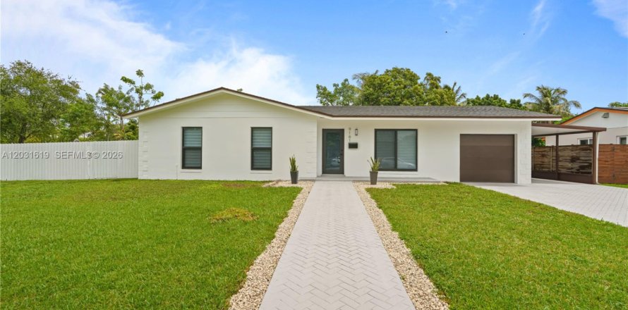 Villa ou maison à Palmetto Bay, Floride 4 chambres, 152.73 m2 № 2146105