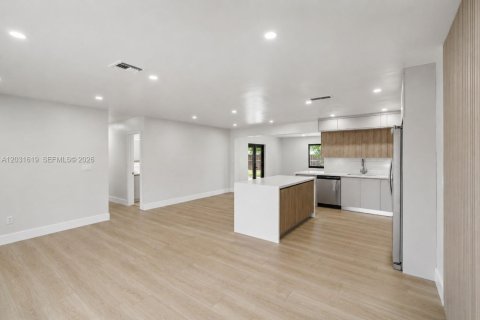 Villa ou maison à vendre à Palmetto Bay, Floride: 4 chambres, 152.73 m2 № 2146105 - photo 10