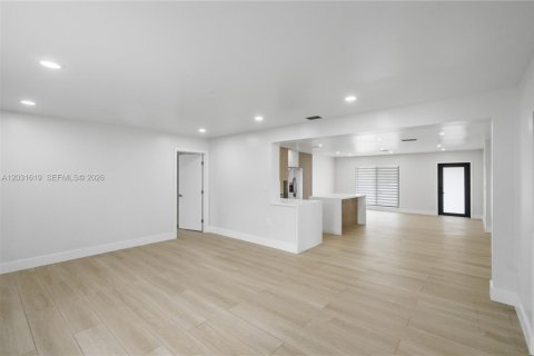 Villa ou maison à vendre à Palmetto Bay, Floride: 4 chambres, 152.73 m2 № 2146105 - photo 12