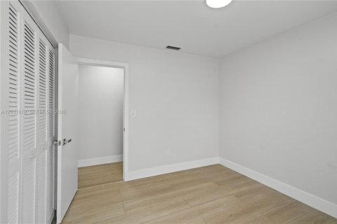 Villa ou maison à vendre à Palmetto Bay, Floride: 4 chambres, 152.73 m2 № 2146105 - photo 29