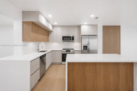Villa ou maison à vendre à Palmetto Bay, Floride: 4 chambres, 152.73 m2 № 2146105 - photo 6