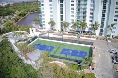 Apartamento en alquiler en Sunrise, Florida, 3 dormitorios, 145.86 m2 № 2054417 - foto 17
