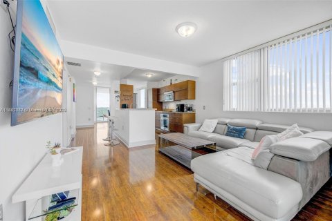 Apartamento en Sunrise, Florida 3 dormitorios, 145.86 m2 № 2054417