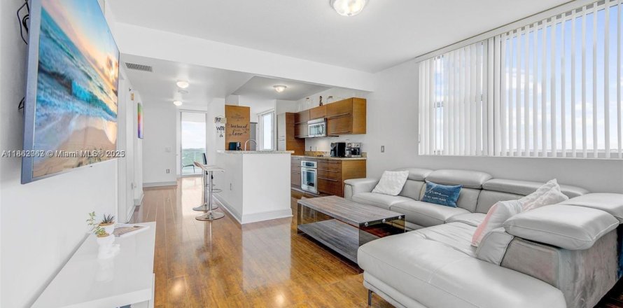 Apartamento en Sunrise, Florida 3 dormitorios, 145.86 m2 № 2054417