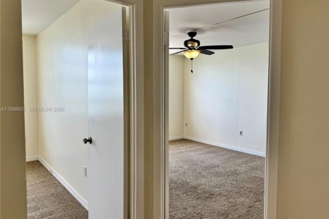 Condo in Aventura, Florida, 2 bedrooms  № 2060970 - photo 16