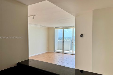 Condo in Aventura, Florida, 2 bedrooms  № 2060970 - photo 8