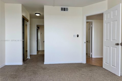 Condo in Aventura, Florida, 2 bedrooms  № 2060970 - photo 22