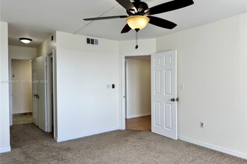 Condo in Aventura, Florida, 2 bedrooms  № 2060970 - photo 20