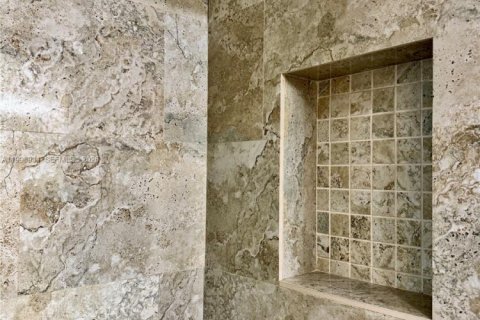 Condo in Aventura, Florida, 2 bedrooms  № 2060970 - photo 30