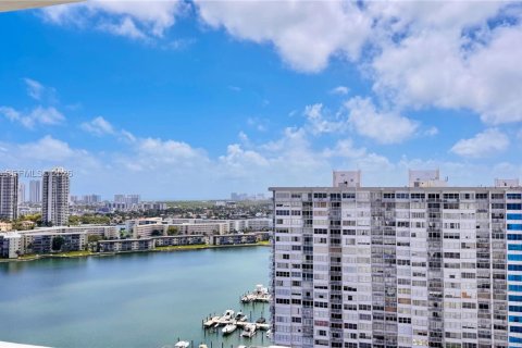 Condo in Aventura, Florida, 2 bedrooms  № 2060970 - photo 2