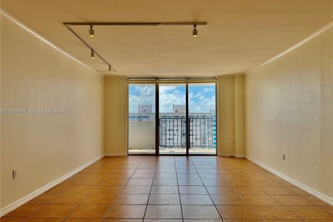 Condo in Aventura, Florida, 2 bedrooms  № 2060970 - photo 6