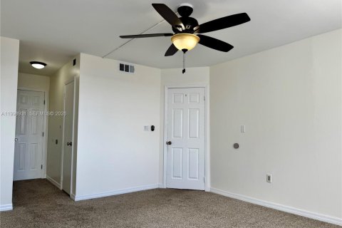 Condo in Aventura, Florida, 2 bedrooms  № 2060970 - photo 21
