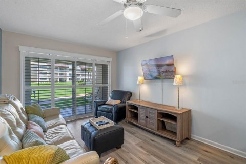 Condominio en alquiler en New Smyrna Beach, Florida, 2 dormitorios, 97.08 m2 № 1564644 - foto 4