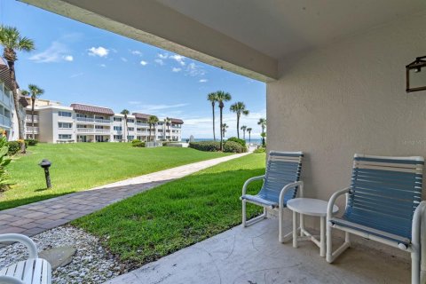 Condominio en alquiler en New Smyrna Beach, Florida, 2 dormitorios, 97.08 m2 № 1564644 - foto 1