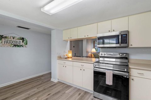 Condominio en alquiler en New Smyrna Beach, Florida, 2 dormitorios, 97.08 m2 № 1564644 - foto 10