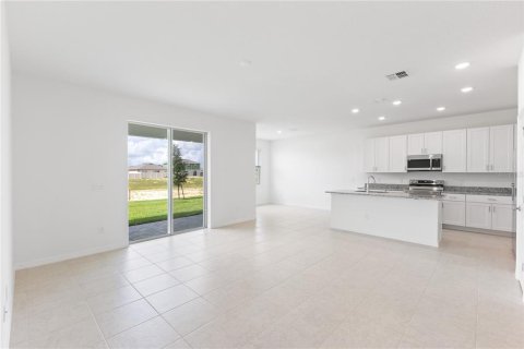 House in Haines City, Florida 3 bedrooms, 154.4 sq.m. № 1777866 - photo 5