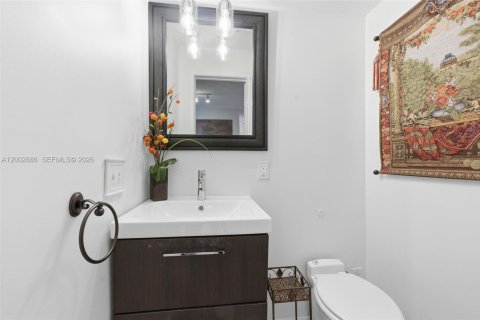 Condo in Pompano Beach, Florida, 2 bedrooms  № 2068774 - photo 16