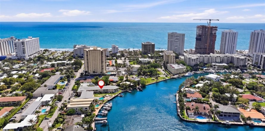 Condo in Pompano Beach, Florida, 2 bedrooms  № 2068774