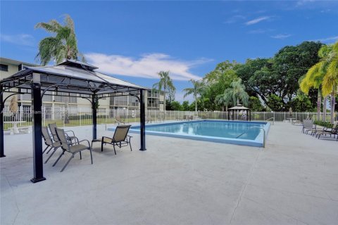 Copropriété à vendre à Hollywood, Floride: 2 chambres, 83.52 m2 № 1870025 - photo 27