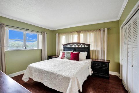 Copropriété à vendre à Hollywood, Floride: 2 chambres, 83.52 m2 № 1870025 - photo 9