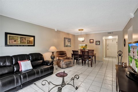 Copropriété à vendre à Hollywood, Floride: 2 chambres, 83.52 m2 № 1870025 - photo 18
