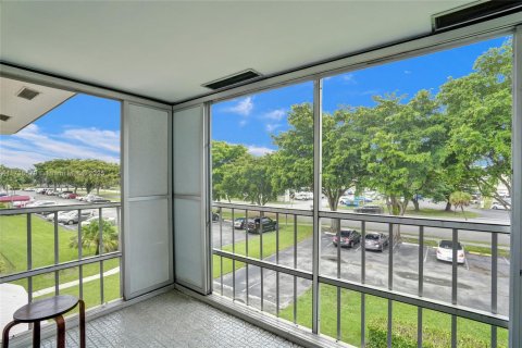 Copropriété à vendre à Hollywood, Floride: 2 chambres, 83.52 m2 № 1870025 - photo 15