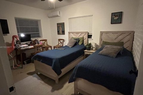 House in Miami, Florida 4 bedrooms, 101.91 sq.m. № 1982813 - photo 30