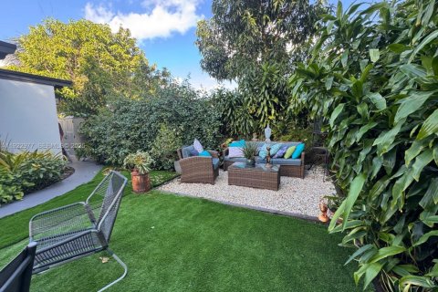 House in Miami, Florida 4 bedrooms, 101.91 sq.m. № 1982813 - photo 23