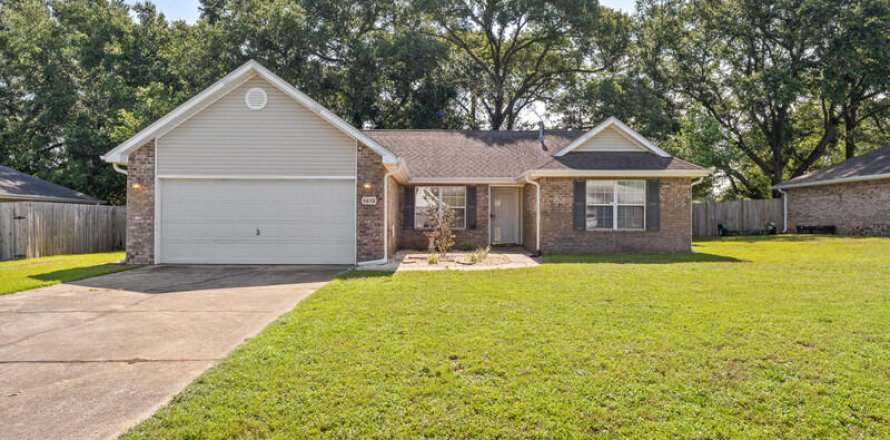 House in Crestview, Florida 4 bedrooms, 155.33 sq.m. № 561949