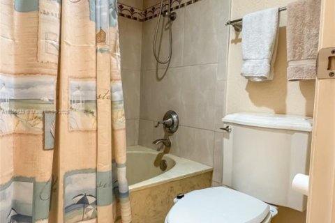 Condo in Aventura, Florida, 2 bedrooms  № 2014360 - photo 10