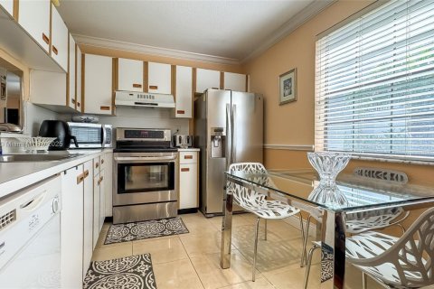 Condo in Aventura, Florida, 2 bedrooms  № 2014360 - photo 6
