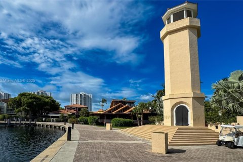 Condo in Aventura, Florida, 2 bedrooms  № 2014360 - photo 20