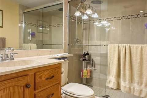 Condo in Aventura, Florida, 2 bedrooms  № 2014360 - photo 11