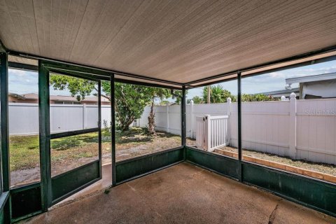 Villa ou maison à louer à Tampa, Floride: 2 chambres, 107.77 m2 № 2099371 - photo 21