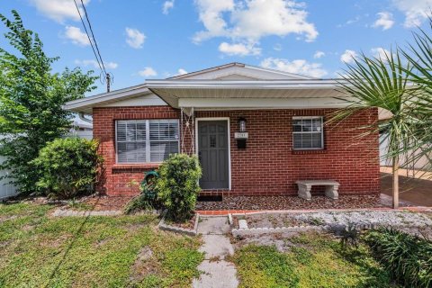 Villa ou maison à louer à Tampa, Floride: 2 chambres, 107.77 m2 № 2099371 - photo 4