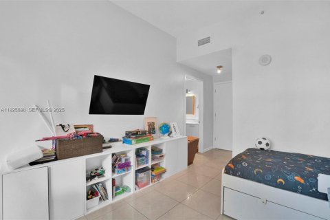 Купить кондоминиум в Майами, Флорида 3 спальни, 115.38м2, № 2039089 - фото 24