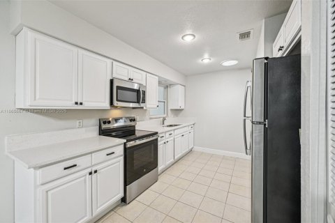 Casa en venta en Port St. Lucie, Florida, 4 dormitorios, 145.67 m2 № 1891330 - foto 11