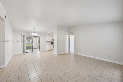 Casa en venta en Port St. Lucie, Florida, 4 dormitorios, 145.67 m2 № 1891330 - foto 7