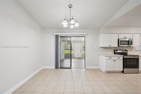 Casa en venta en Port St. Lucie, Florida, 4 dormitorios, 145.67 m2 № 1891330 - foto 8