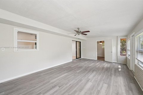 Casa en venta en Port St. Lucie, Florida, 4 dormitorios, 145.67 m2 № 1891330 - foto 27